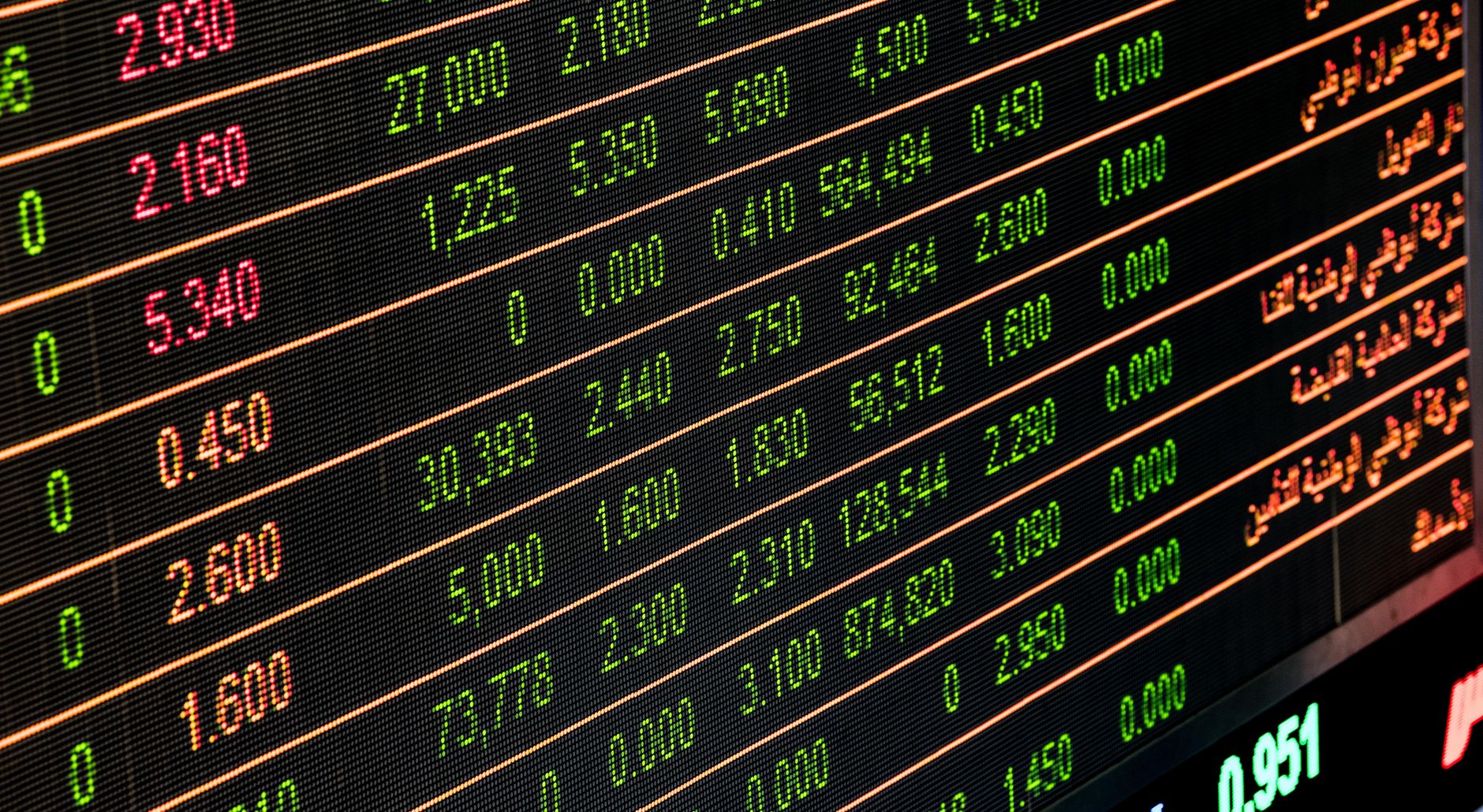 HNX Index lao dốc 13,38% trong tháng 7, nhưng thanh khoản vẫn tăng 15%