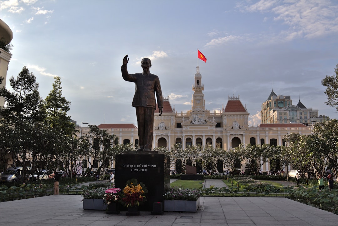 Quốc hội thảo luận nới dư địa điều hành ngân hàng, vẫn ưu tiên an toàn hệ thống