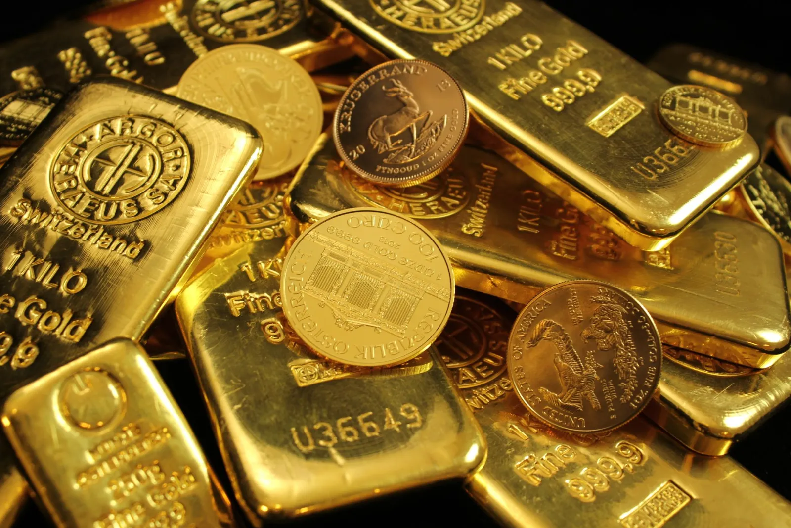 Vàng bật tăng mạnh nhất 6 tháng trước báo cáo việc làm Mỹ, SPDR Gold Trust tăng tích lũy